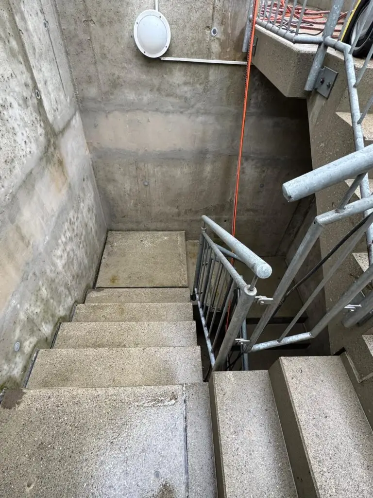 Treppenreinigung vorher/ nachher