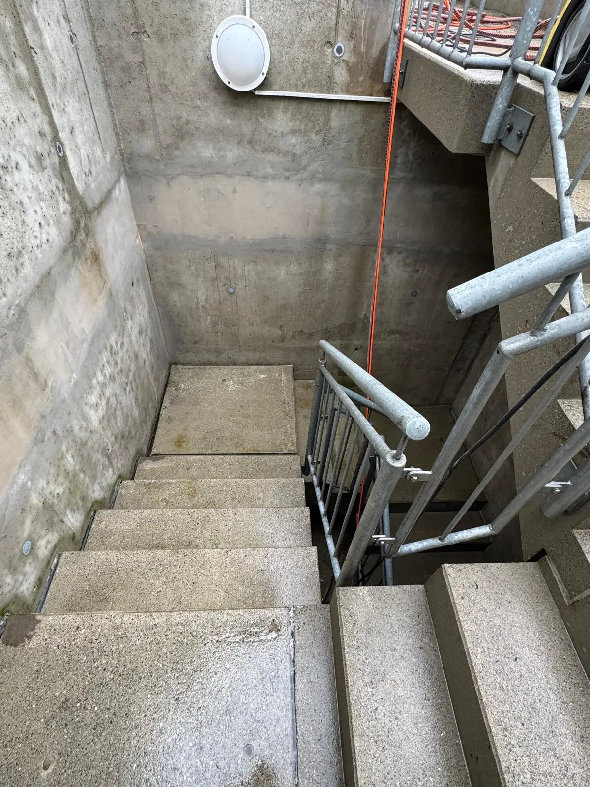 Treppenreinigung vorher/ nachher